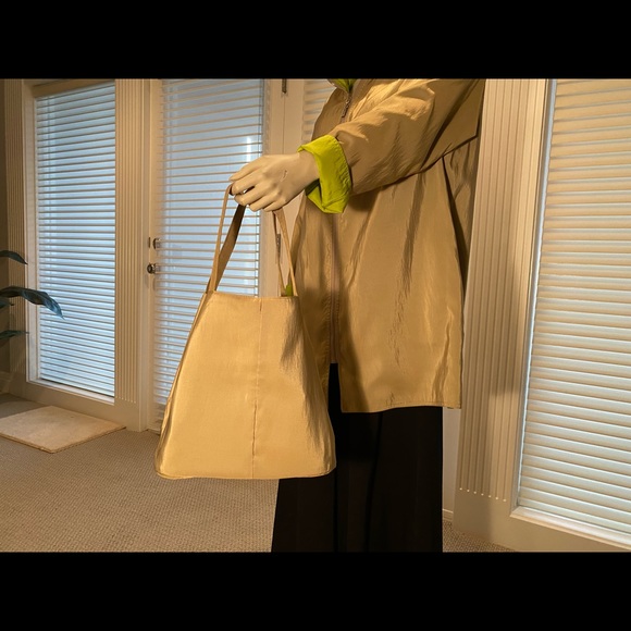 NEW Mycra PAC Reversible Hooded Rain and Wind Jacket - Picture 4 of 16